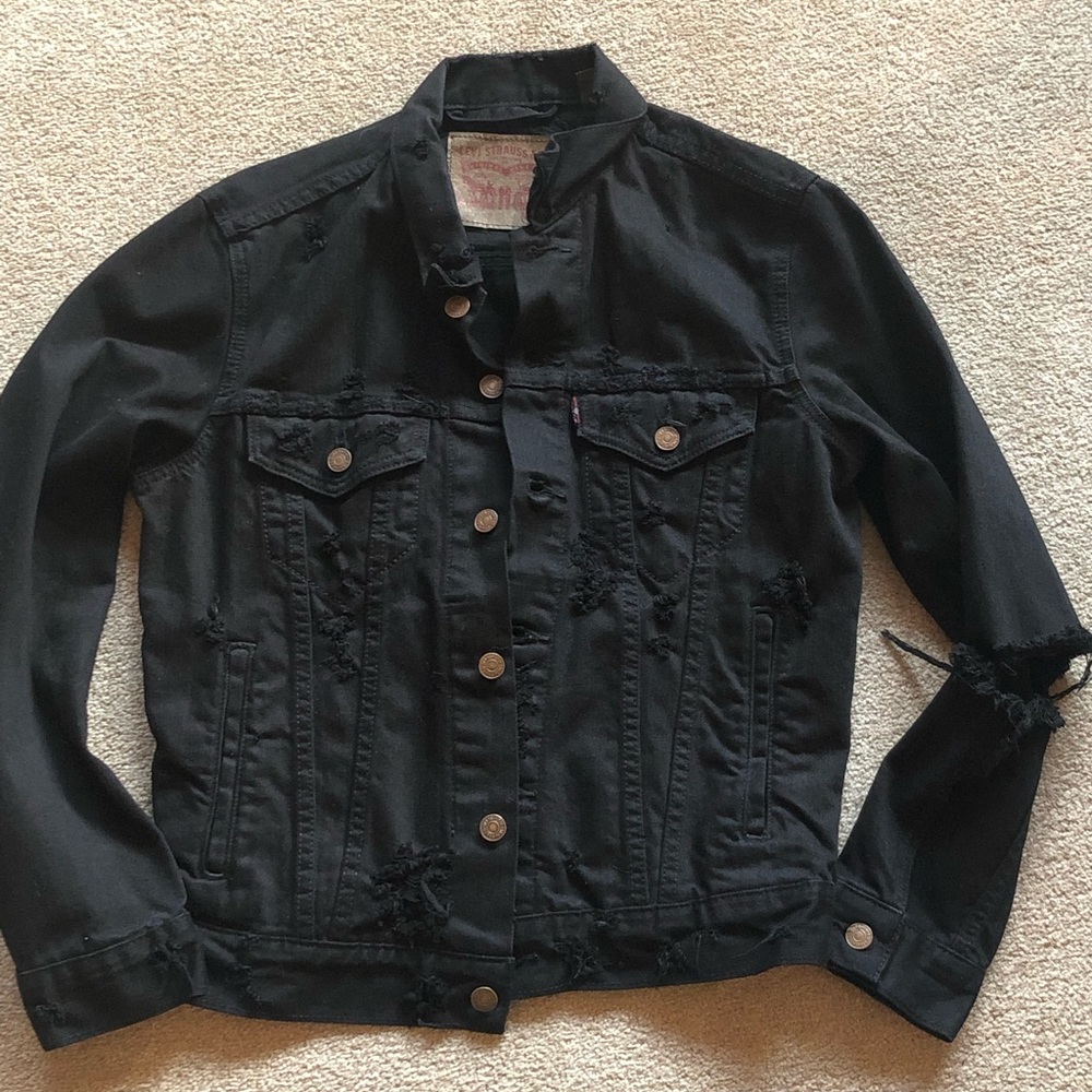 Black Levi’s Distressed Denim Jacket Small